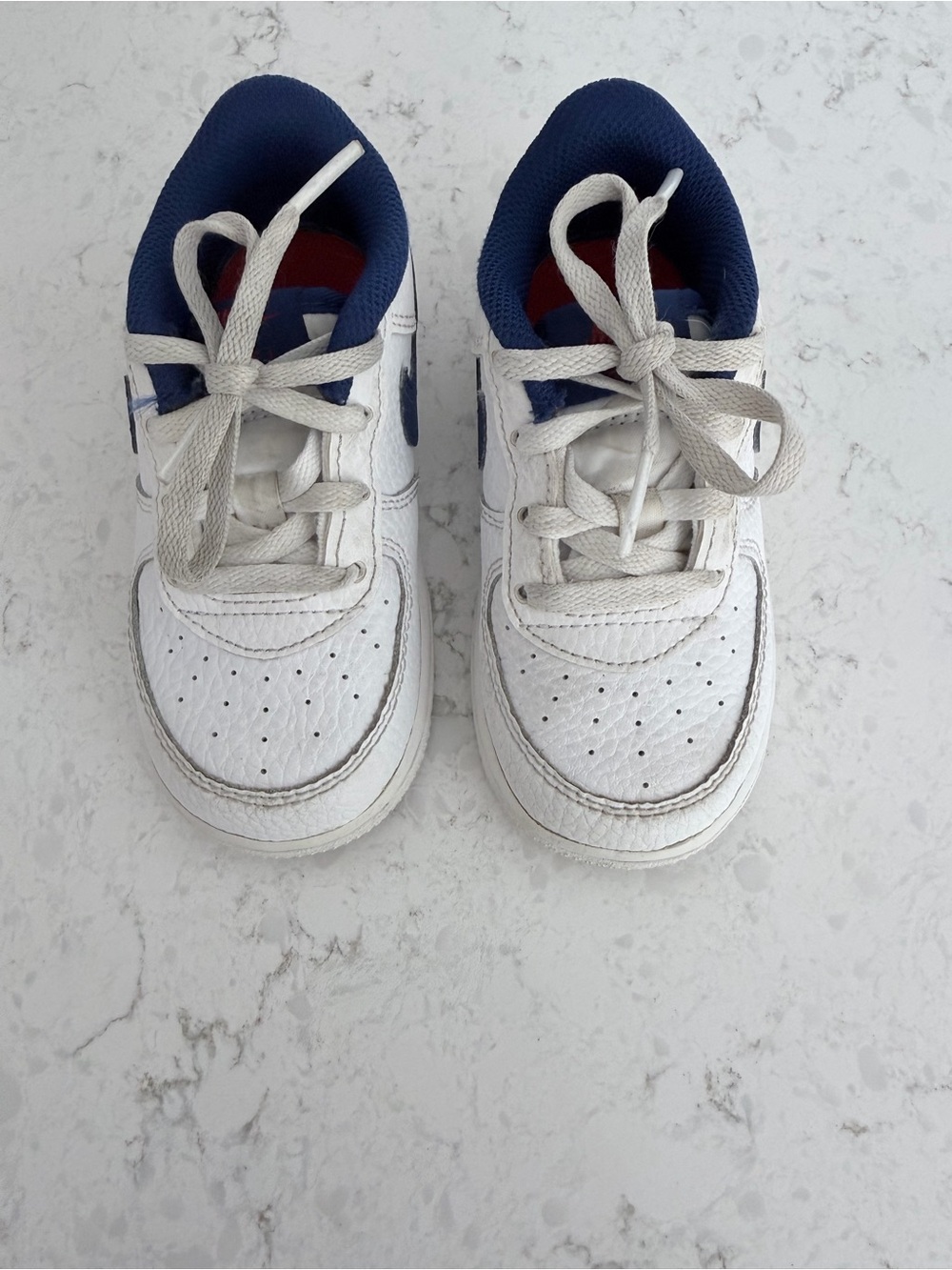 Nike Kids White and Navy Low-Top Sneakers